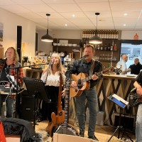 20251128_204637784_iOS